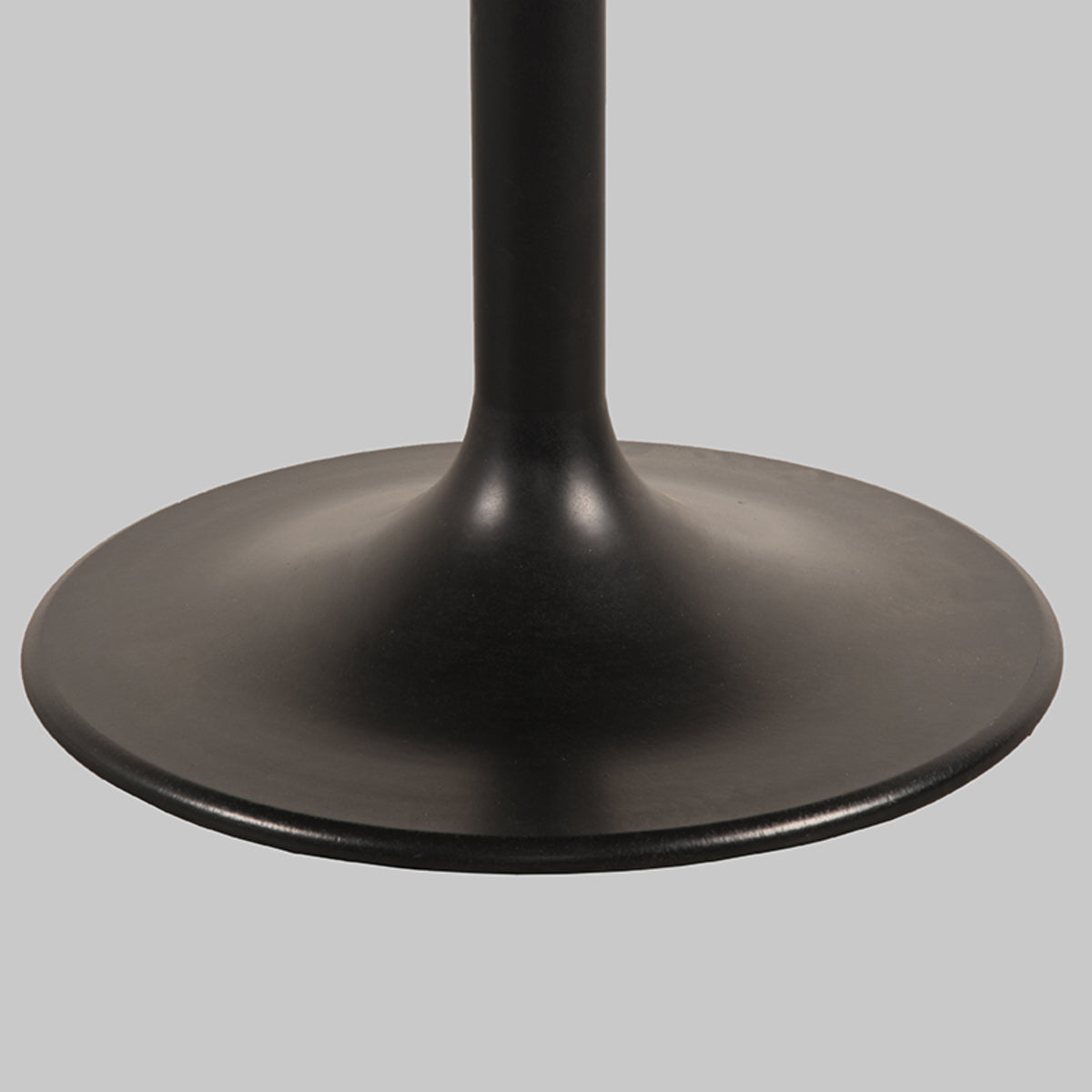 Label51 - Table à manger Otto - Bois de manguier - Noir - 130 x 130 x 75 cm