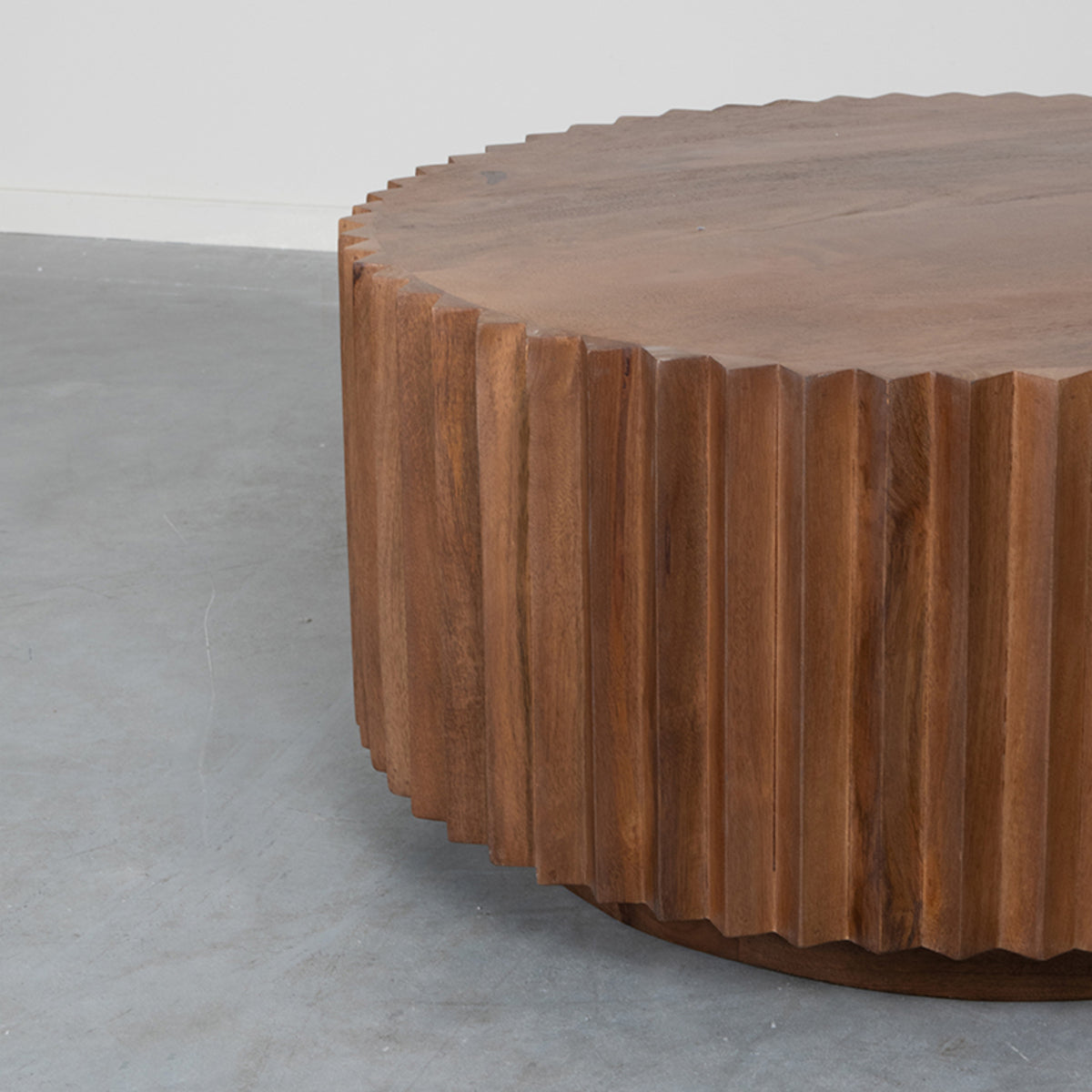 Label51 - Table basse Novan - Bois de manguier - Naturel - 70 x 70 x 34 cm