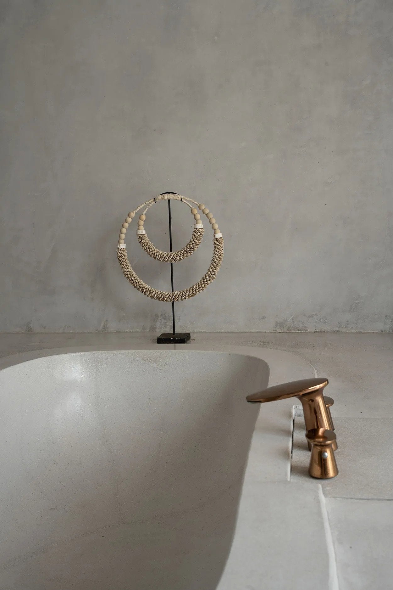 BB - Decoratie schelpketting op standaard - Natuurlook