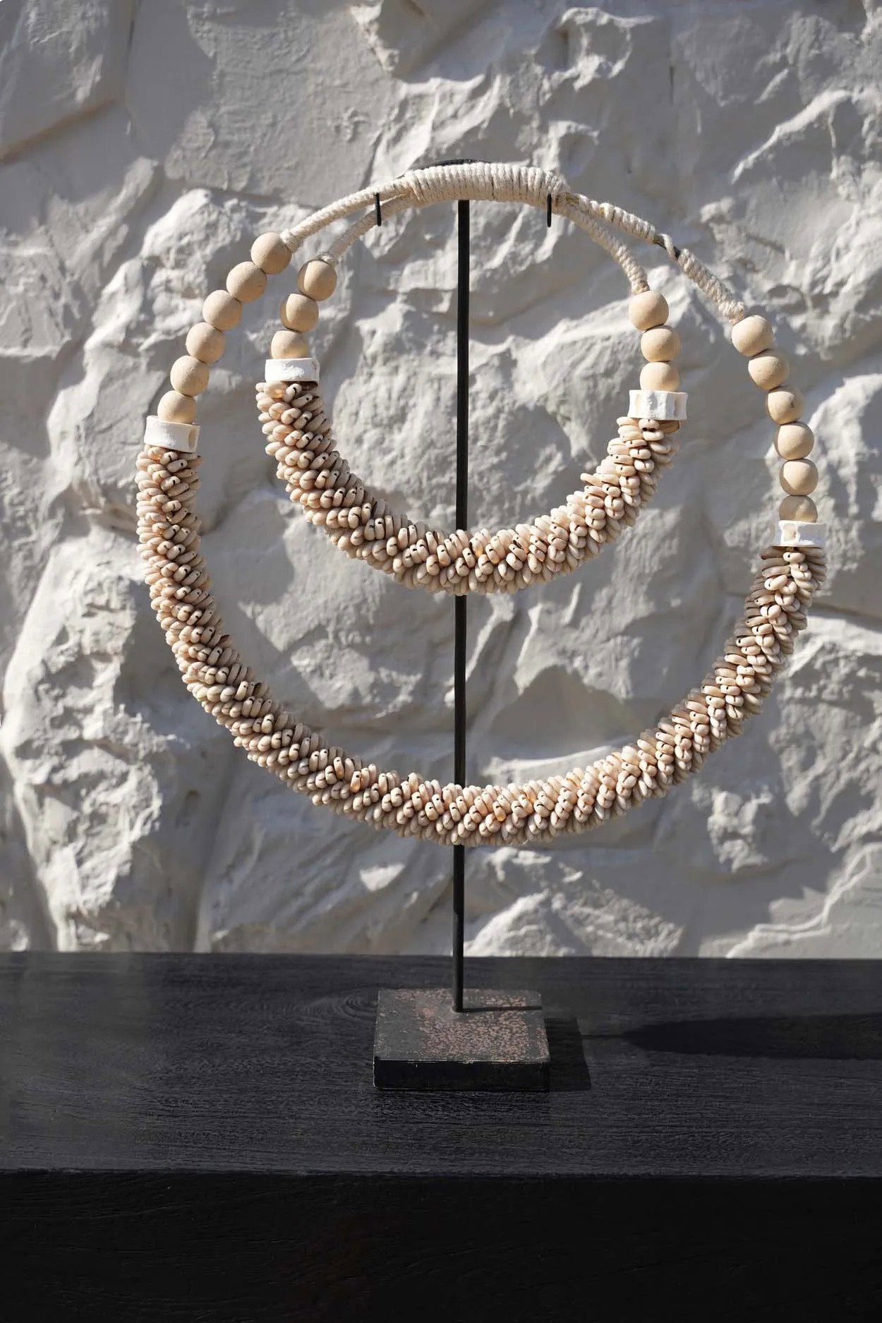 BB - Decoratie schelpketting op standaard - Natuurlook
