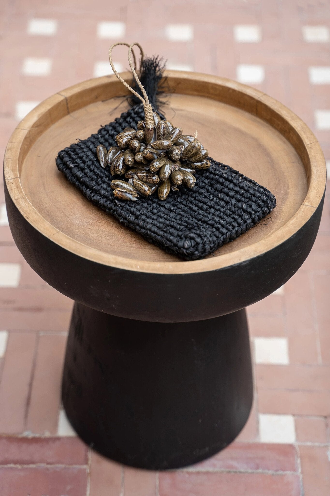 BB - Decoratie bruine kauri schelp kwast
