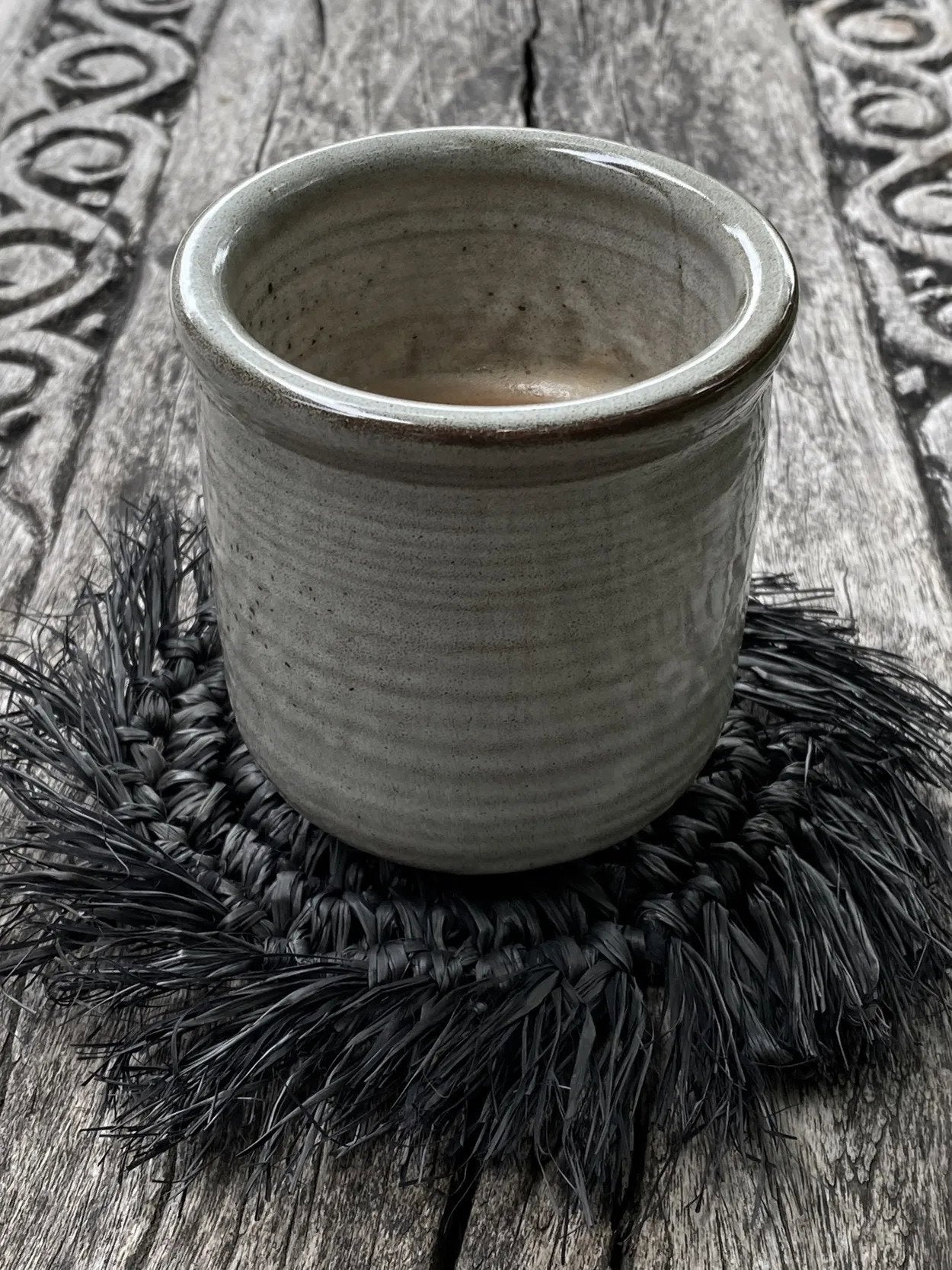 BB - Onderzetter Fringe Raffia - Zwart