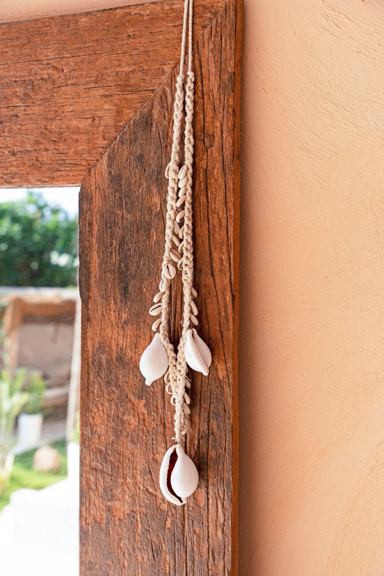 BB - Decoratie grote witte kauri schelp ketting