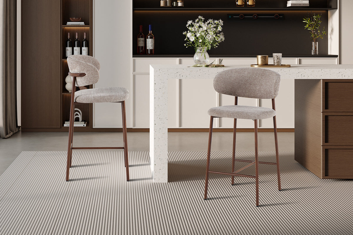 NOUVEAU - Chaise de bar 'Coco' Noyer - Tissu Raven 30 Sable