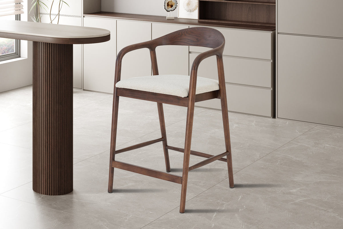 Rousseau - Counterstoel Claire - Essenhout Walnoot - Stof Beige - 94.5 x 55.5 x 57.5 cm