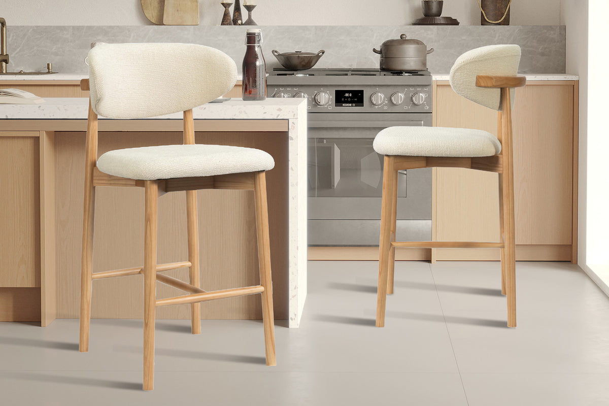 Rousseau - Chaise de comptoir Clara - Frêne naturel - Tissu Beige - 97 x 50 x 56 cm