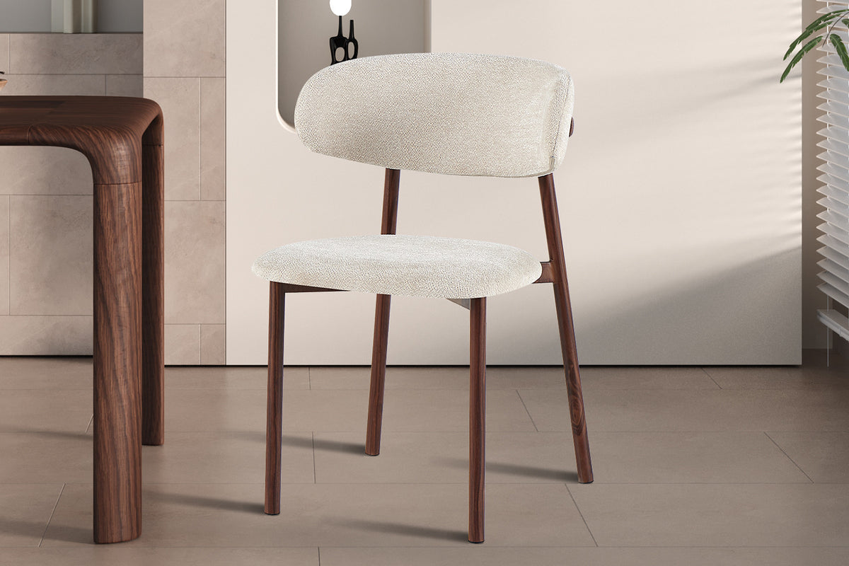 NIEUW - Stoel 'Coco' Walnoot - Stof Fabb Raven 24 Beige