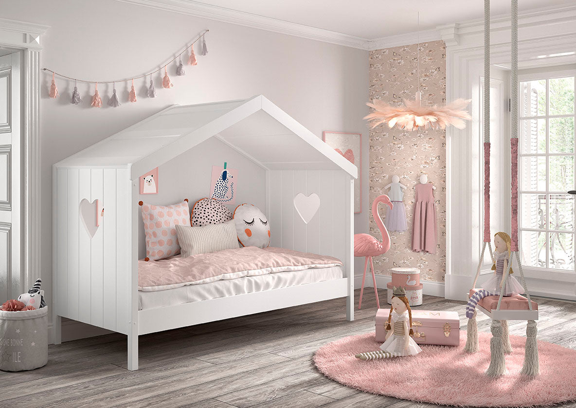 Deze AMORI-combinatie bestaat uit het open huisbed en het bijpassende rolbed.
