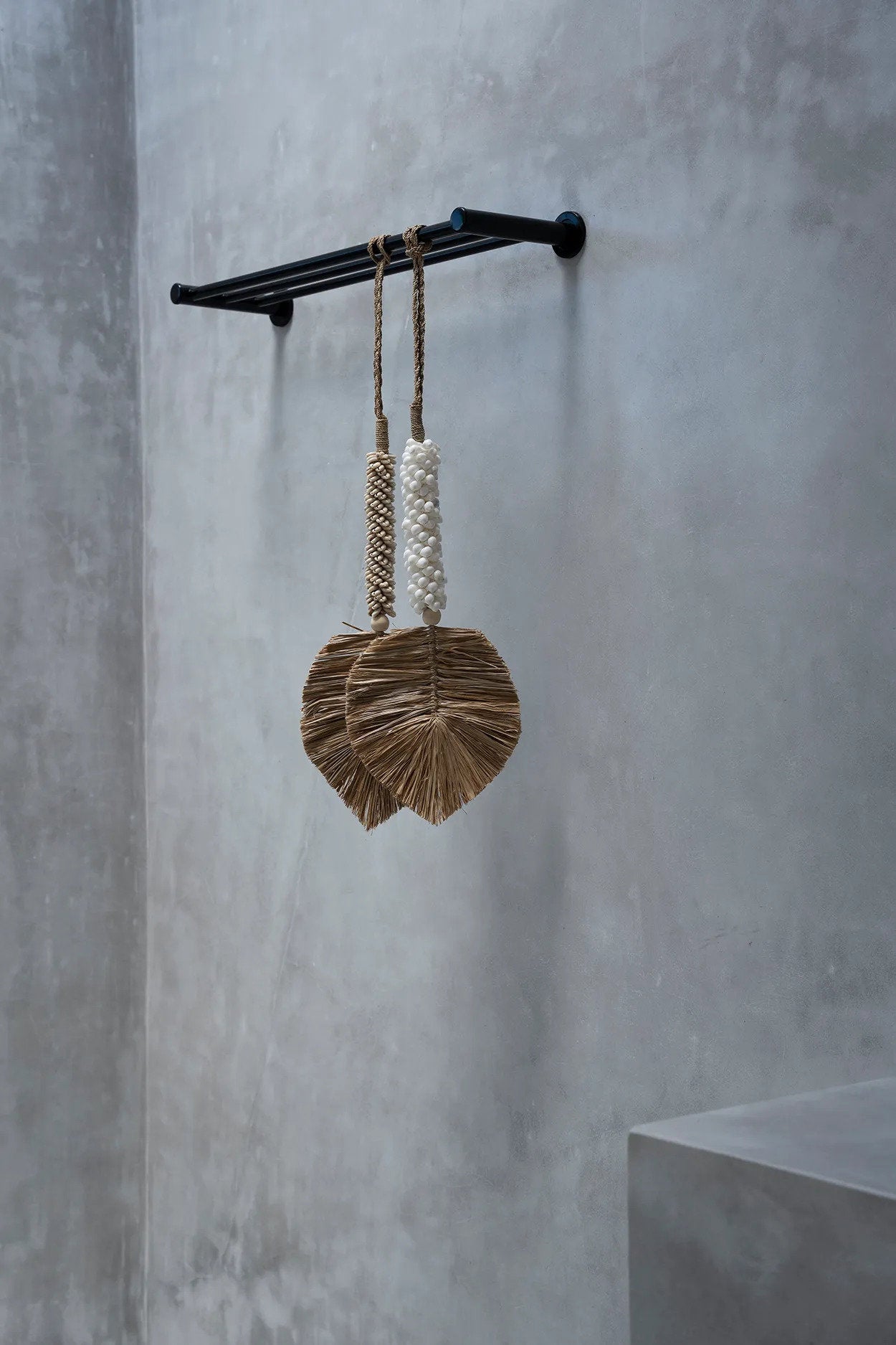 BB - Decoratie Raffia Schelp Kwastje - Wit Natuurlook