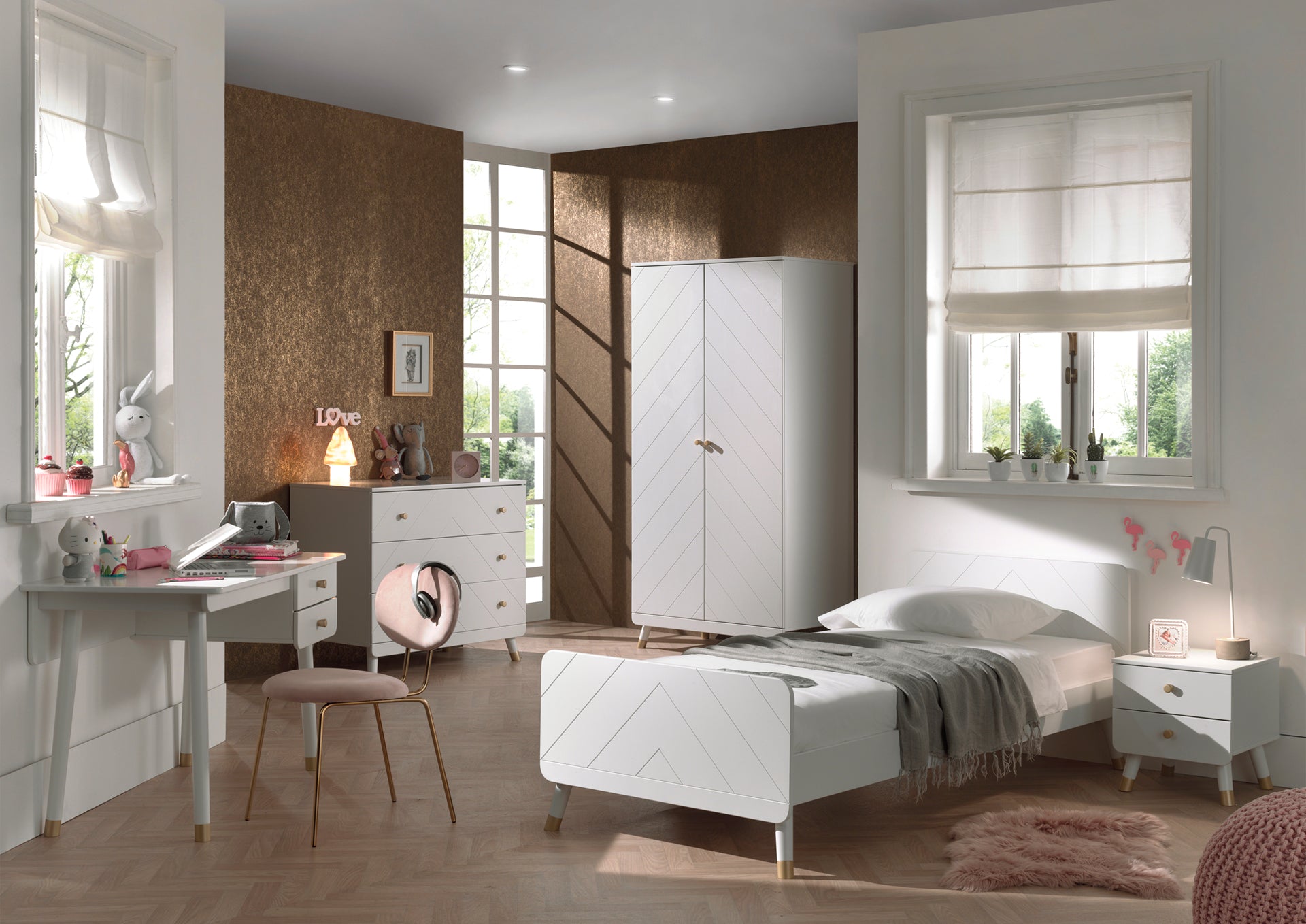 Deze BILLY-combinatie bestaat uit het witte BILLY-bed (90x200cm), de witte nachttafel, het bureau en de kommode.