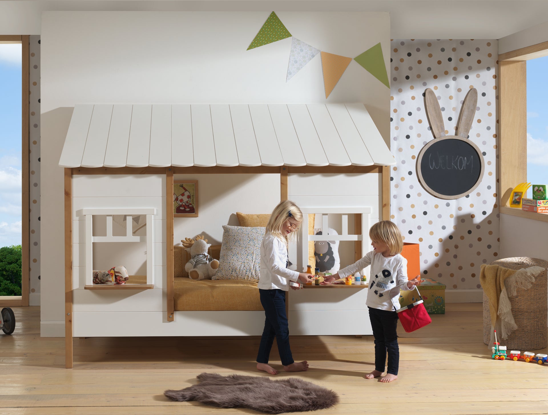 Deze Housebed-combinatie bestaat uit een huisbed en een bedlade