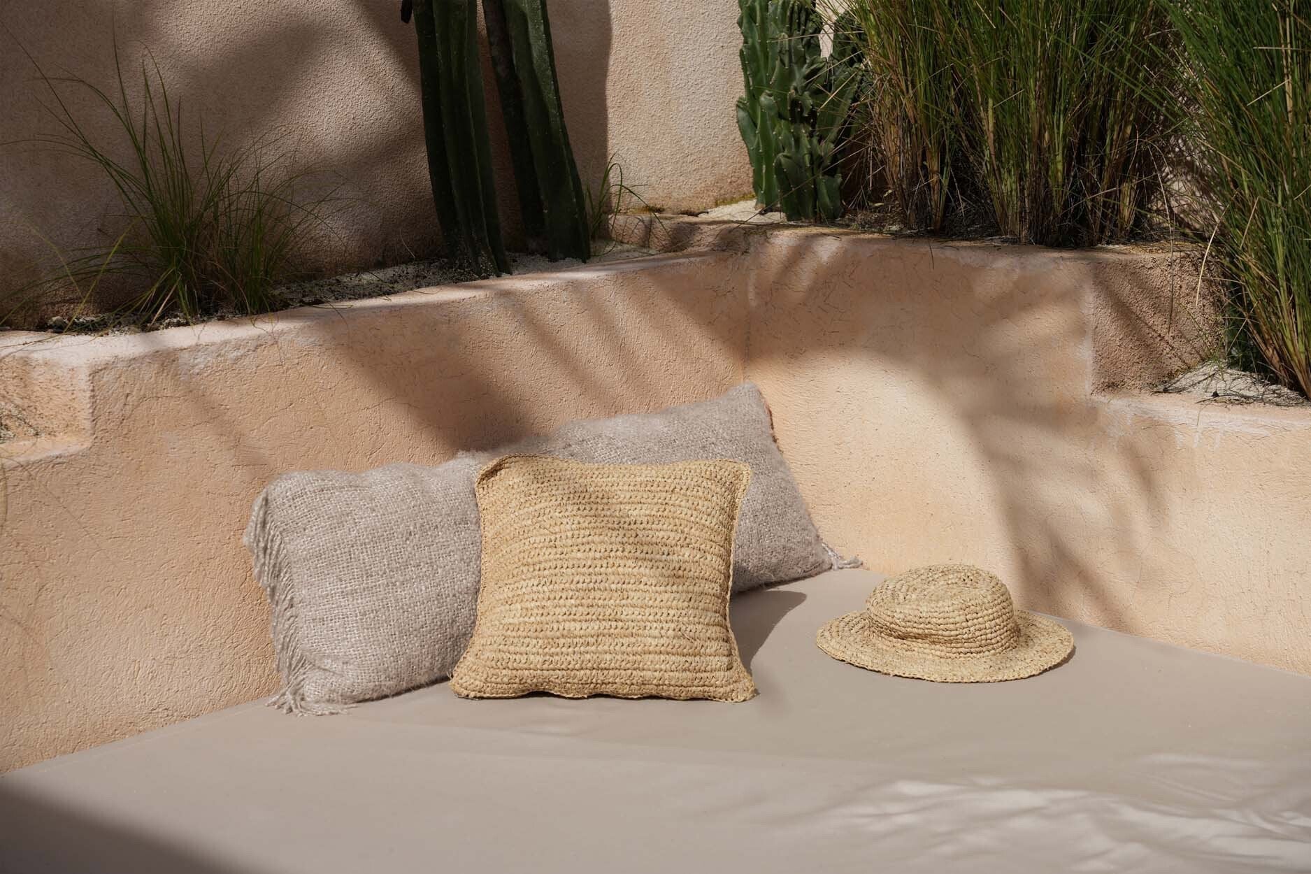 BB - Kussenhoes Oh My Gee - Beige - 35x100