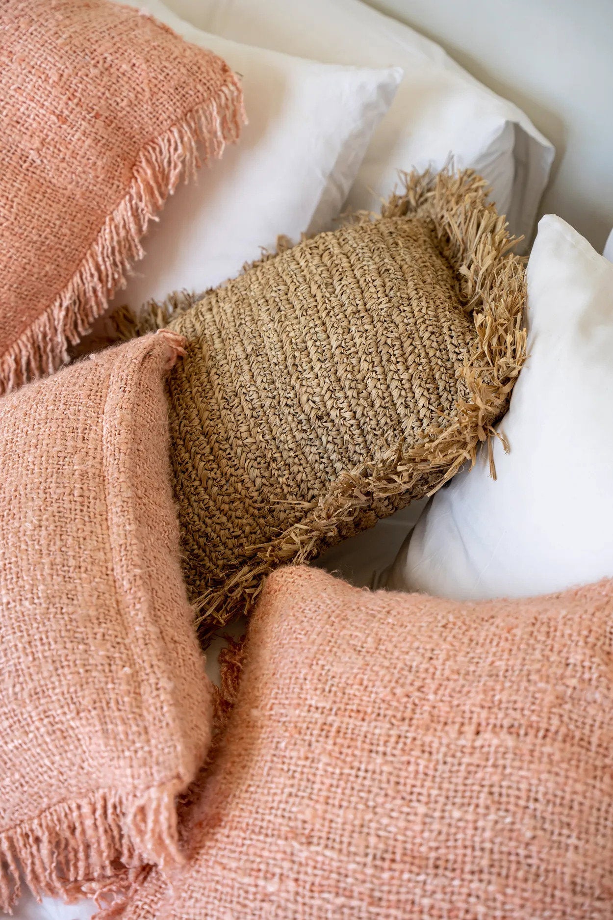 BB - Kussenhoes Oh My Gee - Zalmroze - 60x60