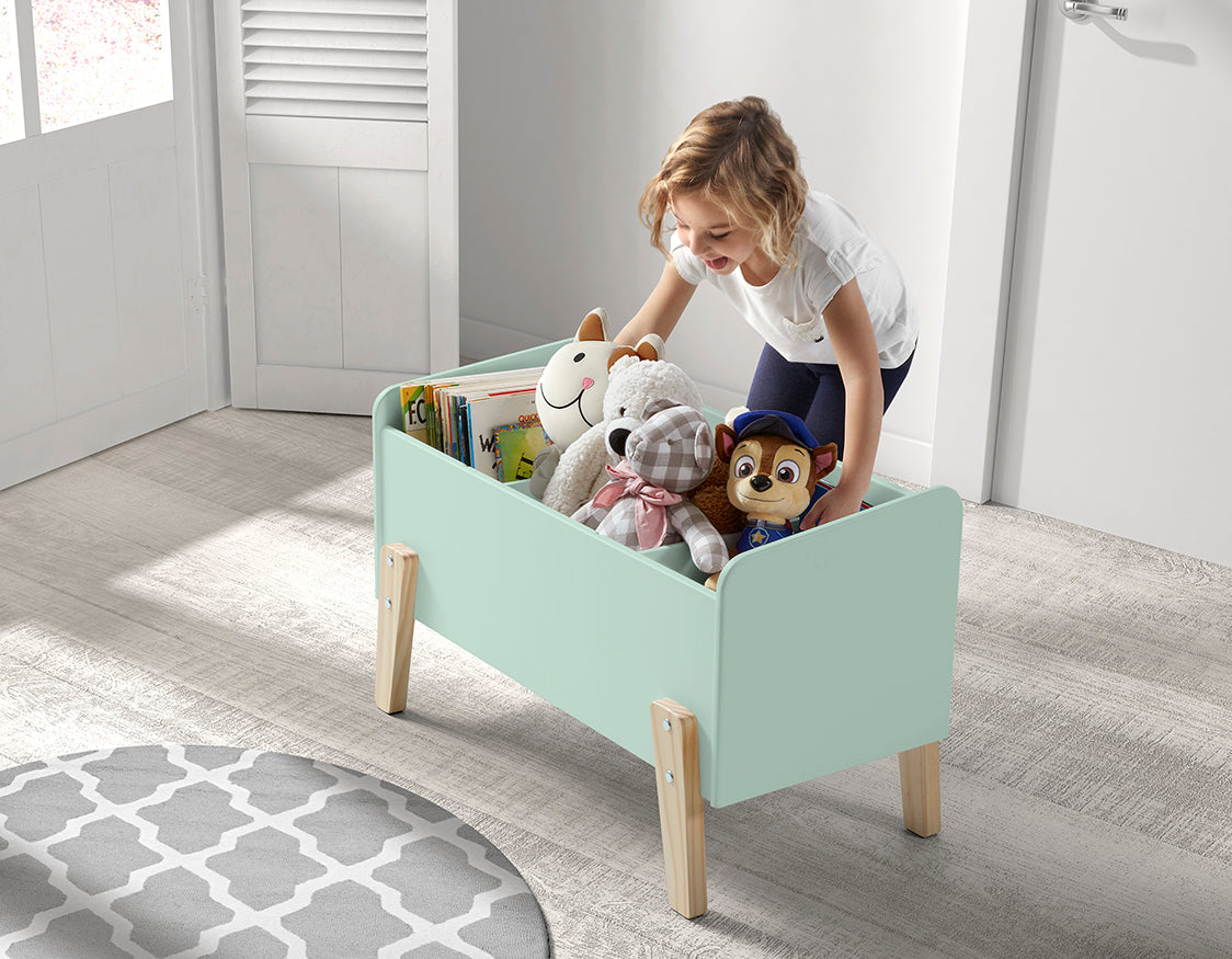 Deze KIDDY-combinatie in mintgroen bestaat uit een bed (90 x 200), een nachtkastje en een speelkoffer.