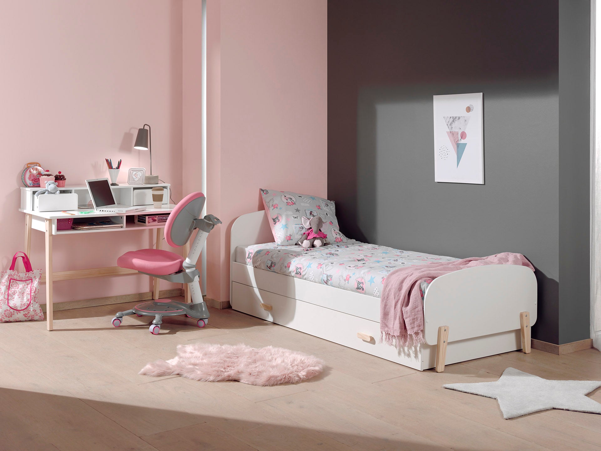 Deze KIDDY-combinatie in wit bestaat uit een bed (90x200) met bijbehorend rolbed en bureau.