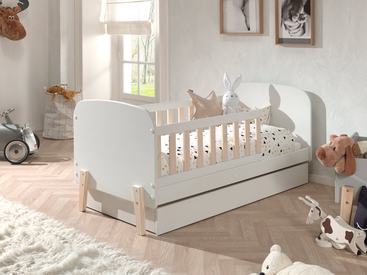 Deze KIDDY-combinatie in wit bestaat uit een peuterbed (70 x 140) met bijbehorend rolbed.