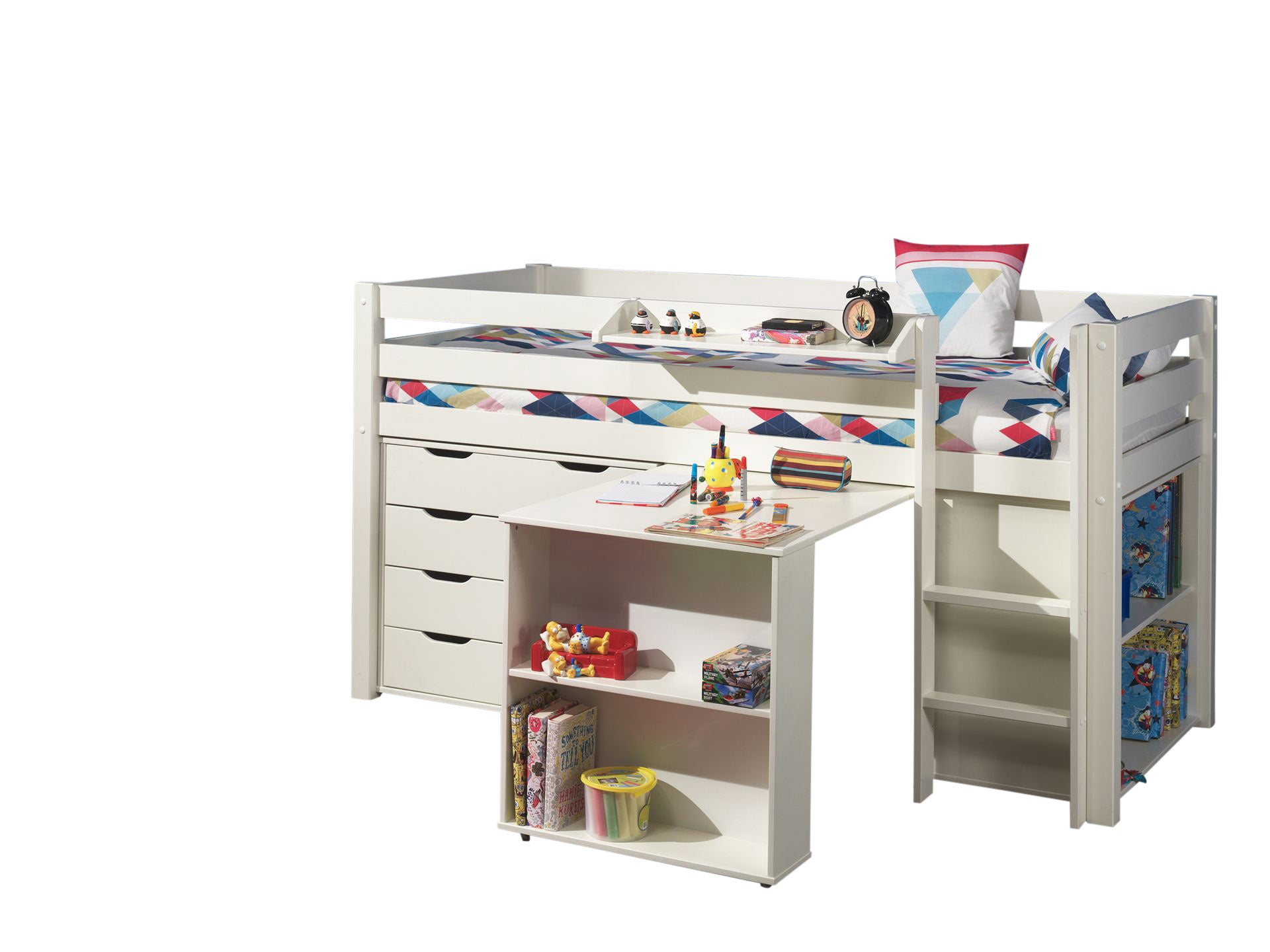 Deze PINO-combinatie bestaat uit een witte PINO hoogslaper, een PINO bureau, een PINO boekenkast, een PINO kommode met 4 laden en een PINO hangtablet